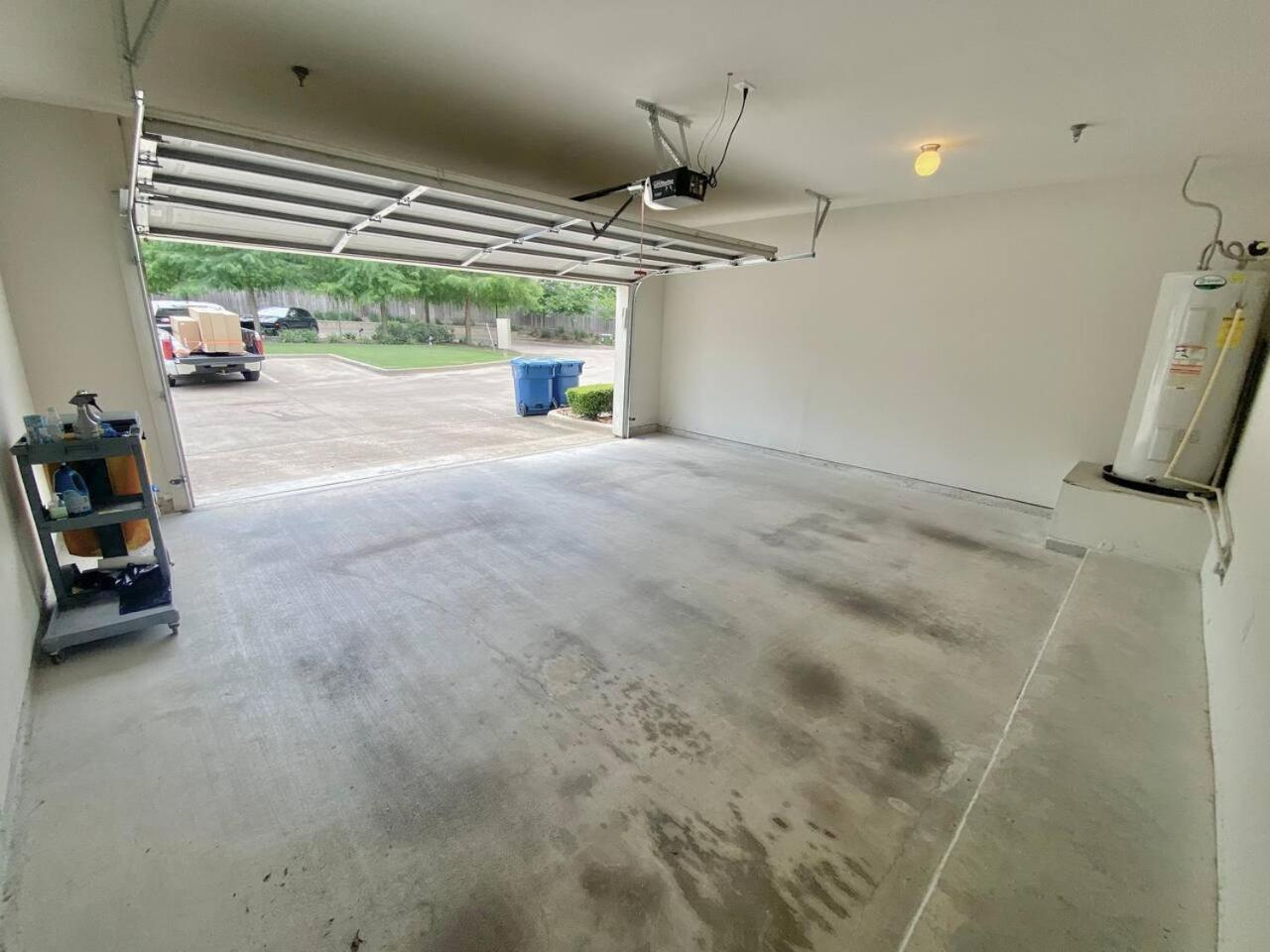 Secure Space Near Memorial View Gym Pool Wd Holiday home Houston
