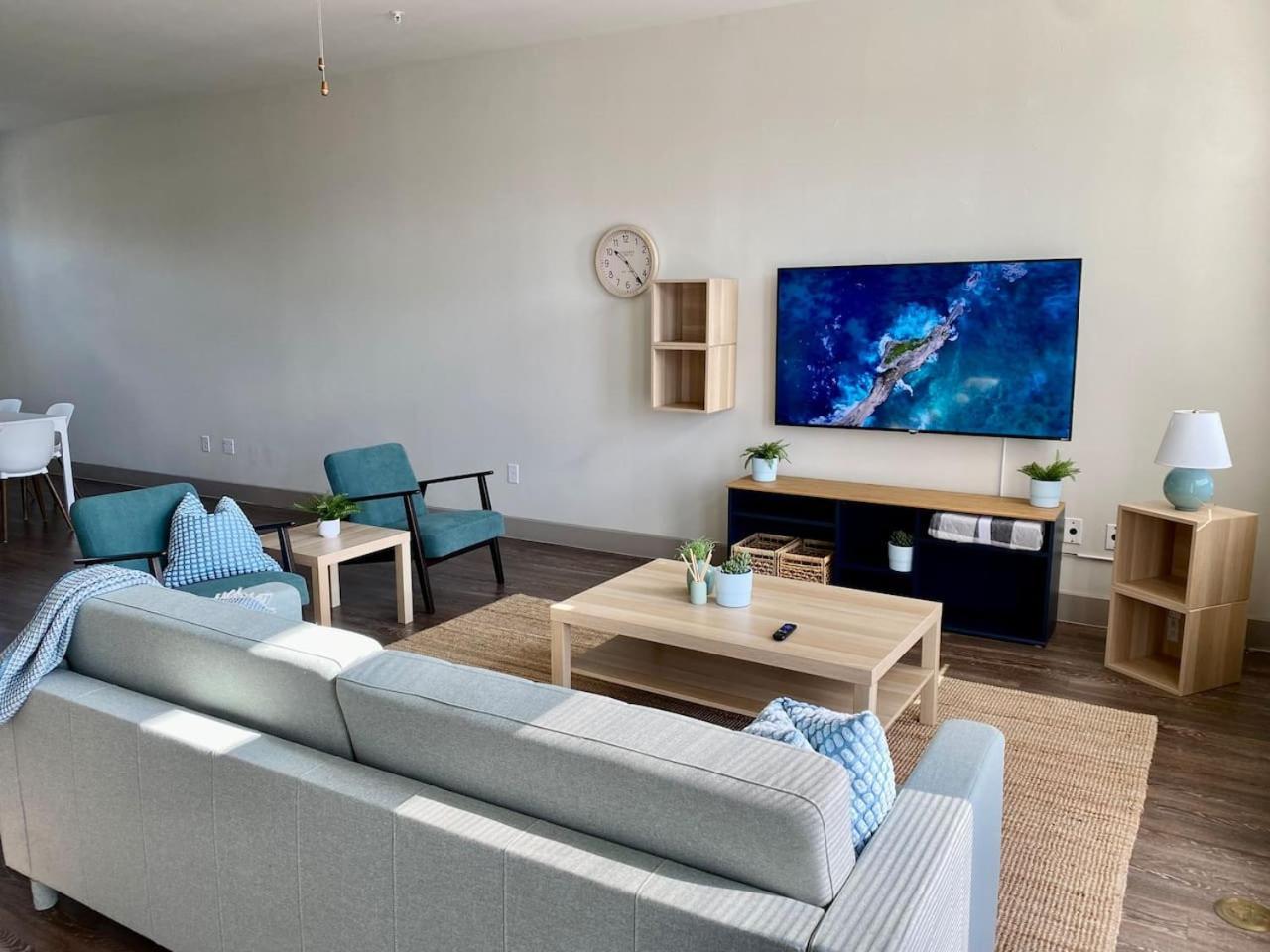 Holiday home Secure Space Near Memorial View Gym Pool Wd *