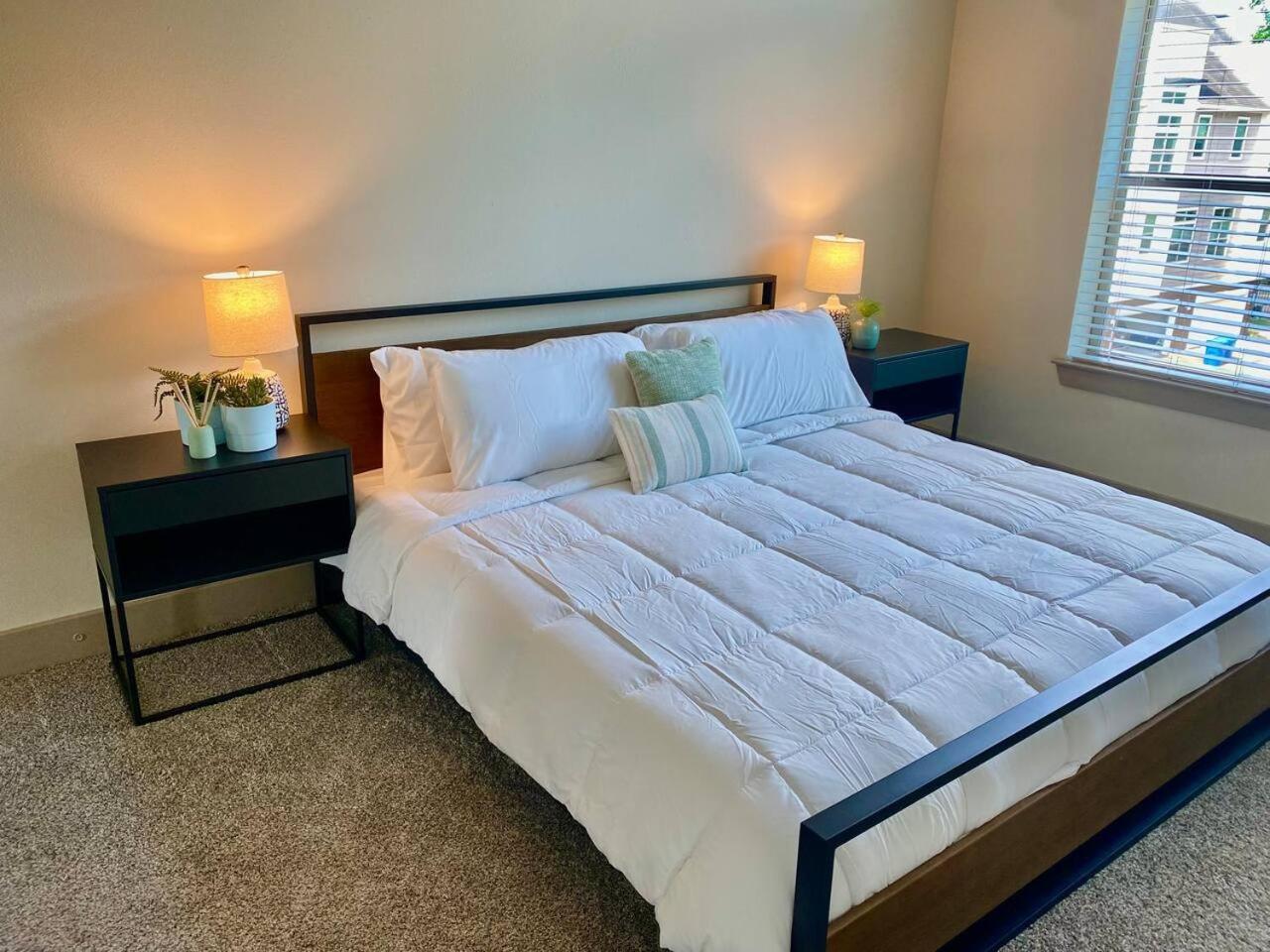 Secure Space Near Memorial View Gym Pool Wd *