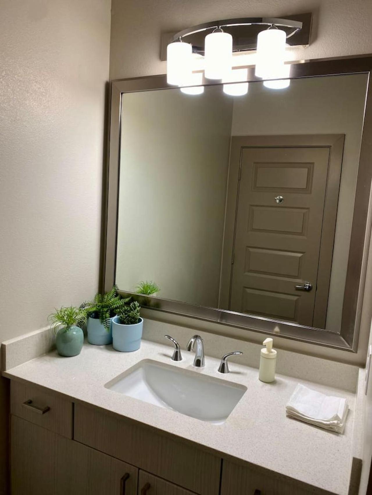 Secure Space Near Memorial View Gym Pool Wd