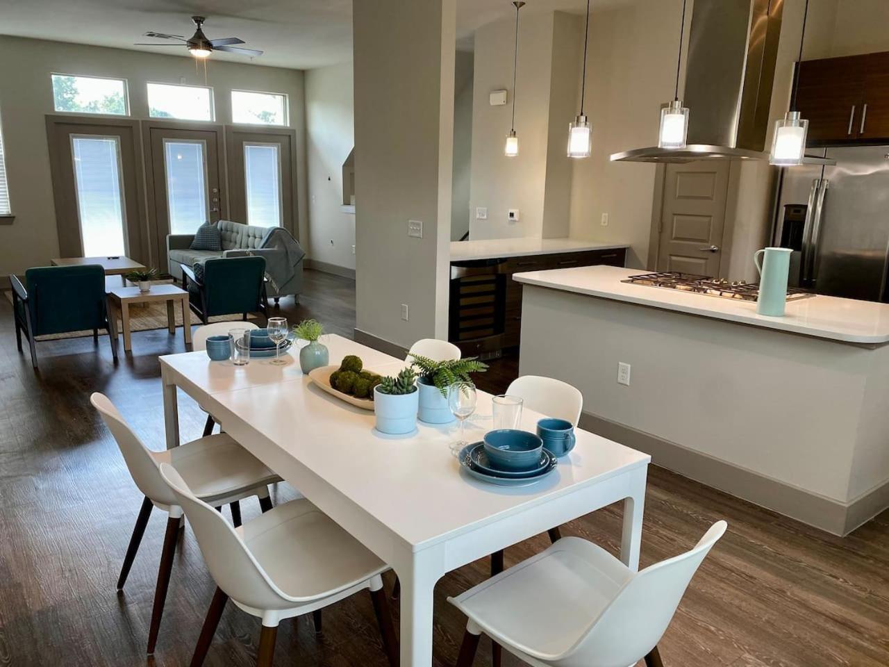 Holiday home Secure Space Near Memorial View Gym Pool Wd Houston