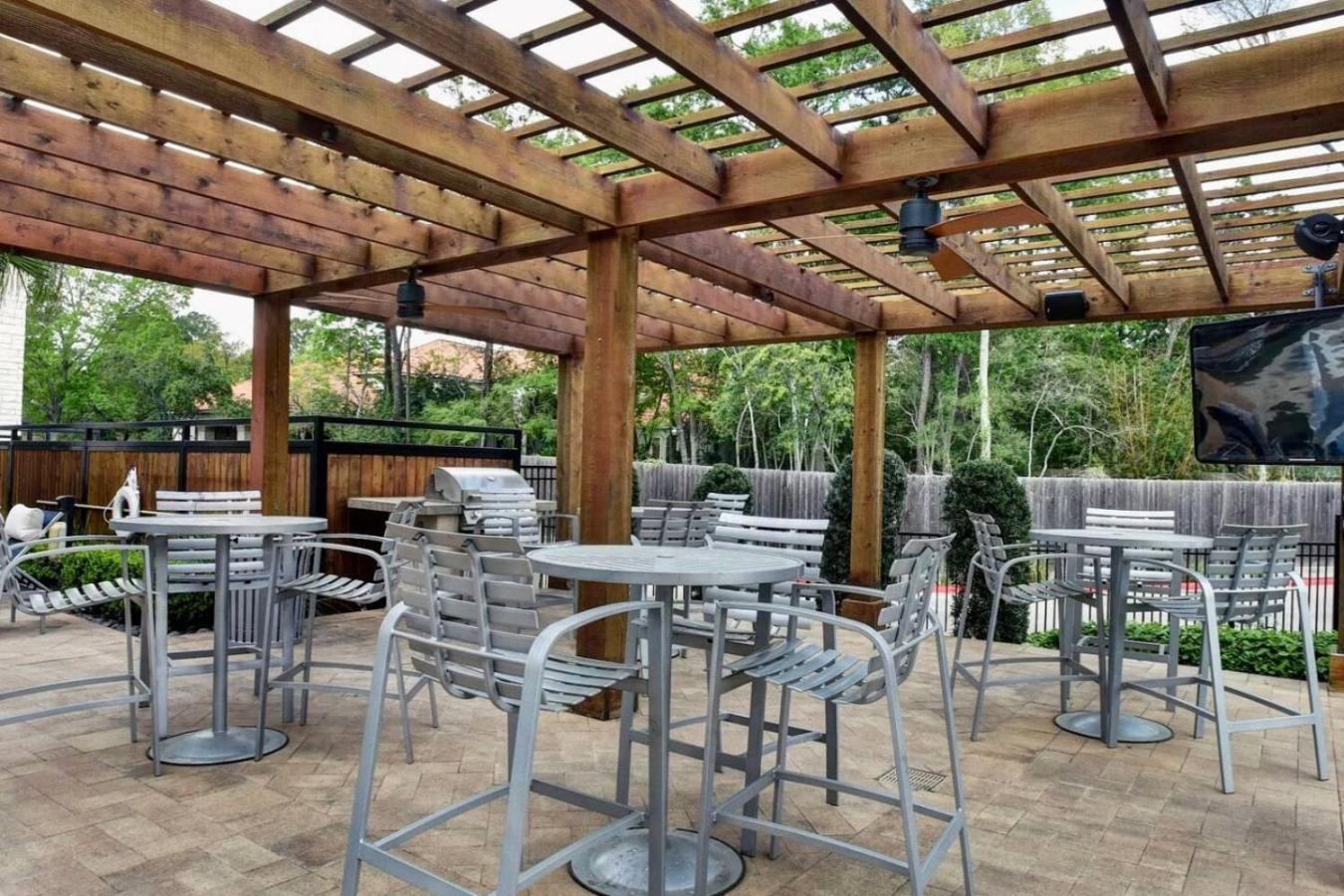 Secure Space Near Memorial View Gym Pool Wd Houston